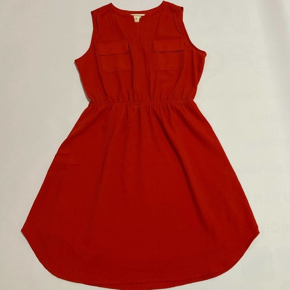 Monteau Dresses & Skirts - Monteau red short sleeveless dress size Large